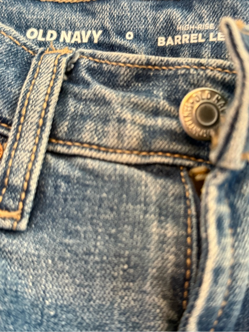 Old Navy Barrel Leg Men's Jeans in Medium Blue Denim